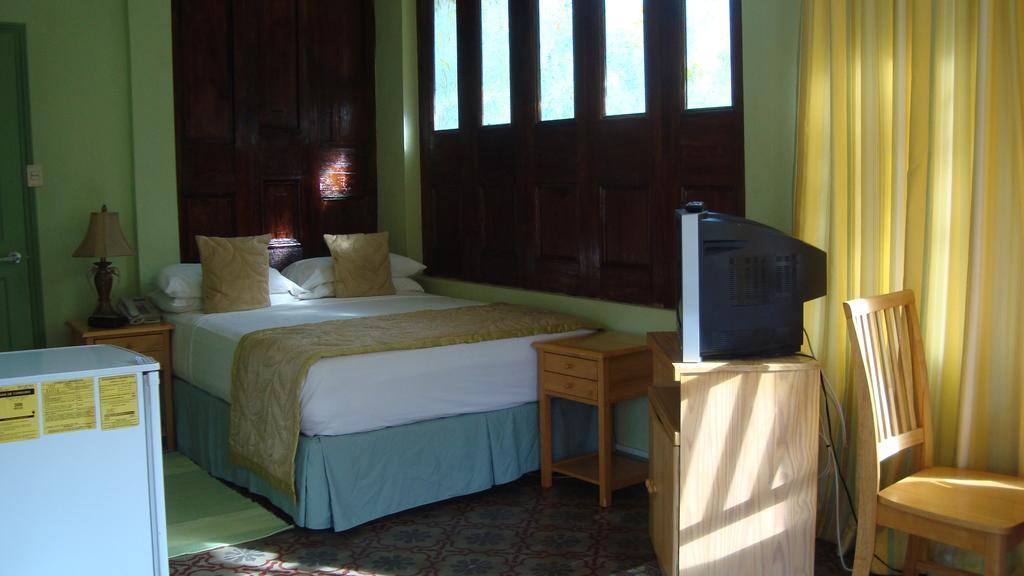 Heritage Inn Trinidad Belmont Ngoại thất bức ảnh
